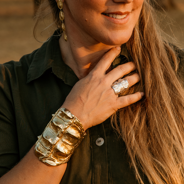Croc Hornback Grande Cuff in Silver