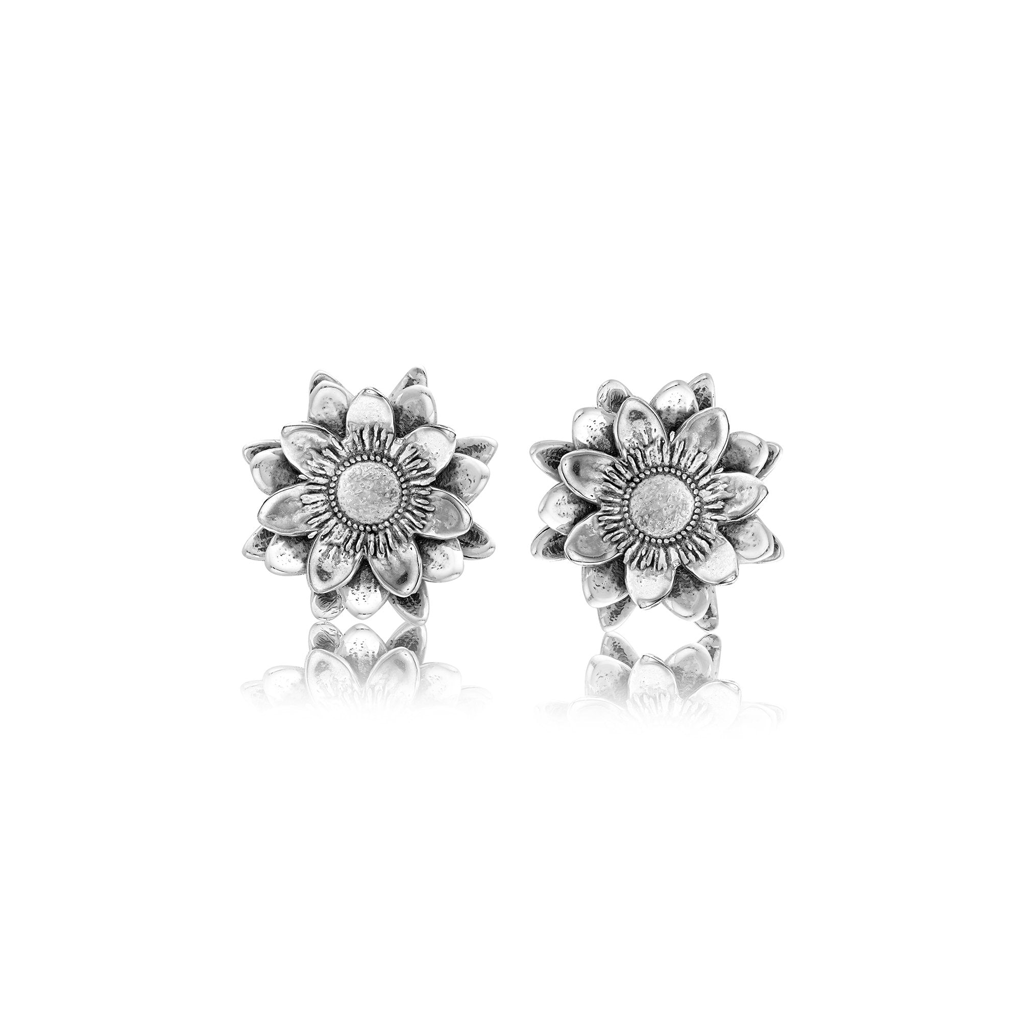 Xigera Stud Earrings in Silver - Large – Patrick Mavros